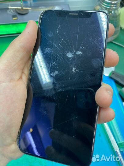 Ремонт замена дисплея стекла задних крышек iPhone