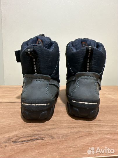 Демисезонные ботинки для мальчика ecco 23