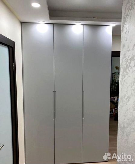 Шкафы распашные на заказ в спальню