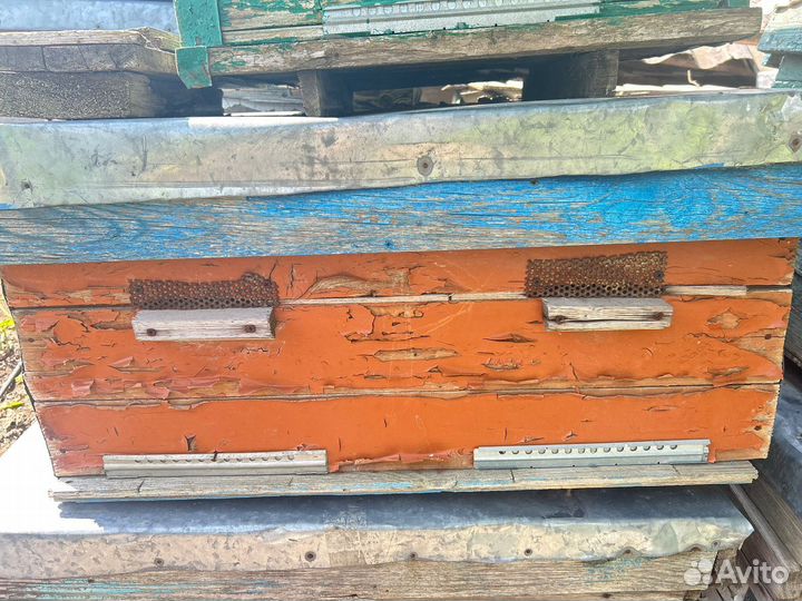 Улики для пчел и рамки б/у