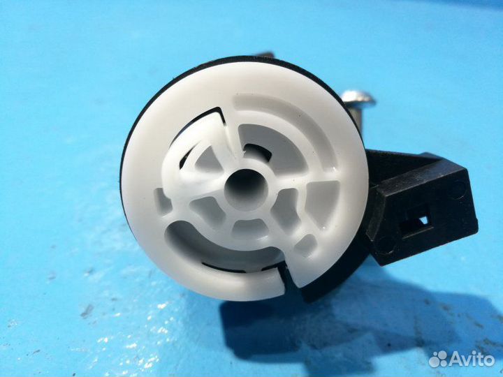 Личинка замка багажника Mercedes-Benz Cls W218