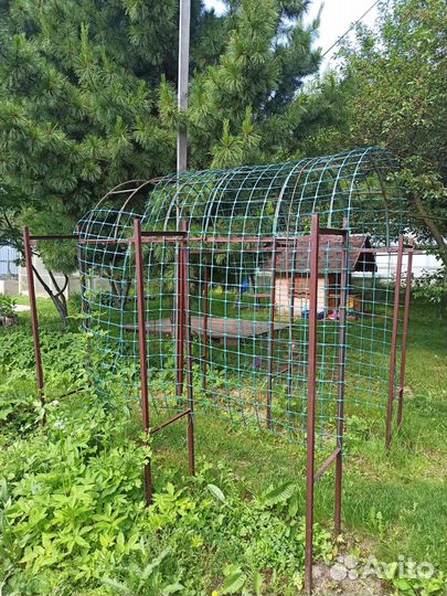 Садовая металлическая арка, пергола, качели