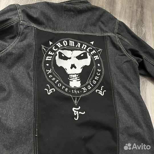 Джинсовая куртка