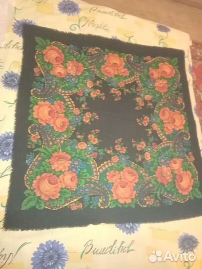 Павловопосадский шерстяной платок