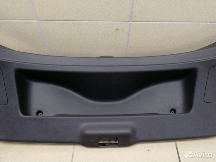 Обшивка двери багажника задняя Renault Megane 3