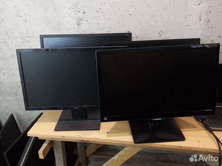 Монитор широкоформатный 22 дюйма