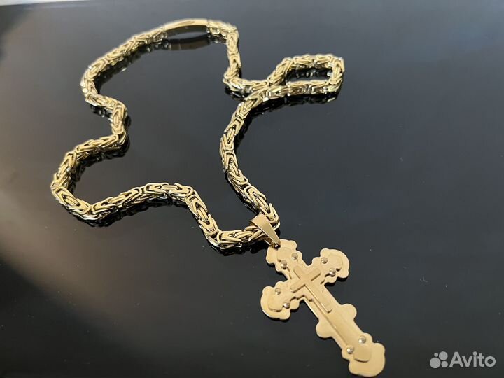 Цепь и крест