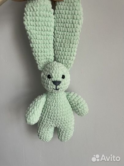 Заяц вязаный