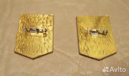 Продаю значок 