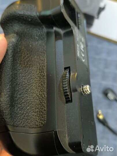 Батарейный блок Meike MK-A6300 с аккумуляторами