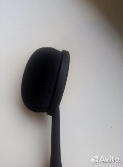 Кисть для нанесения тональных средств