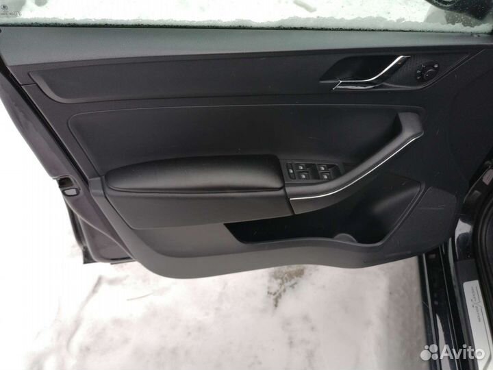 Подлокотники шкода рапид/ поло лифтбек