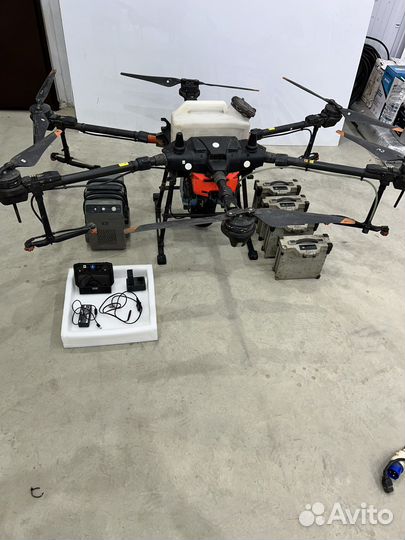 Квадрокоптер DJI Agras T20