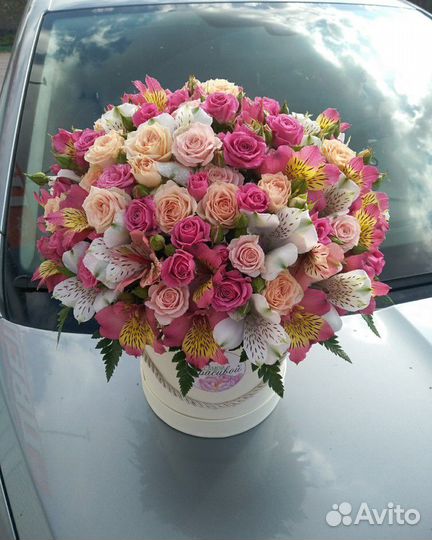 Цветы в коробках,корзины и композиции