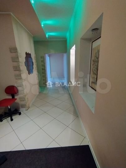 Дом 347,2 м² на участке 6 сот.