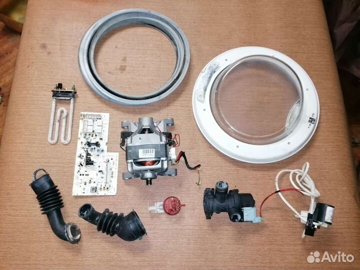 Лючок стиральной машины Indesit wiu 61