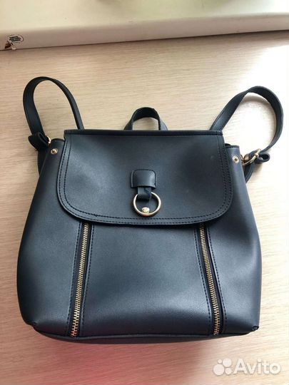 Отдам большой пакет вещей 42,44 и сумки рюкзак