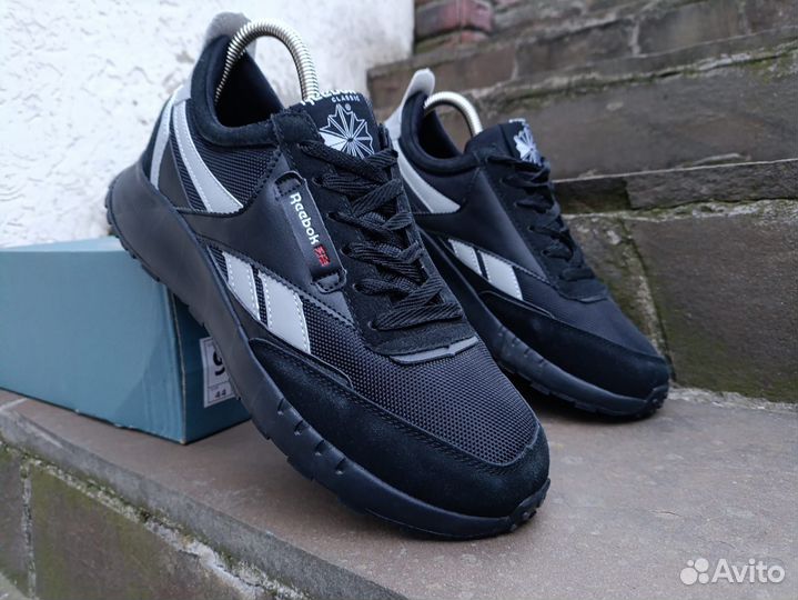 Кроссовки Reebok classic спортивные