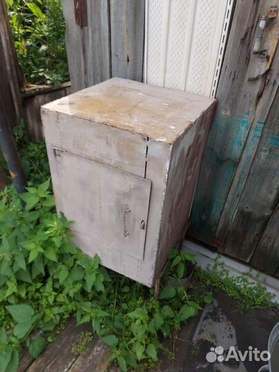 Шкаф металлический сейф