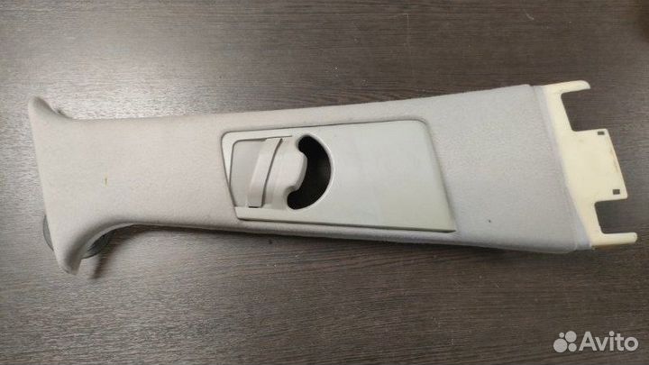 Обшивка стойки правая Bmw X5 E53