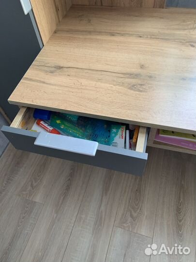 Письменный стол