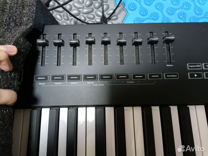 Midi клавиатура Novation Launchkey 88 MK3 (USB/mid