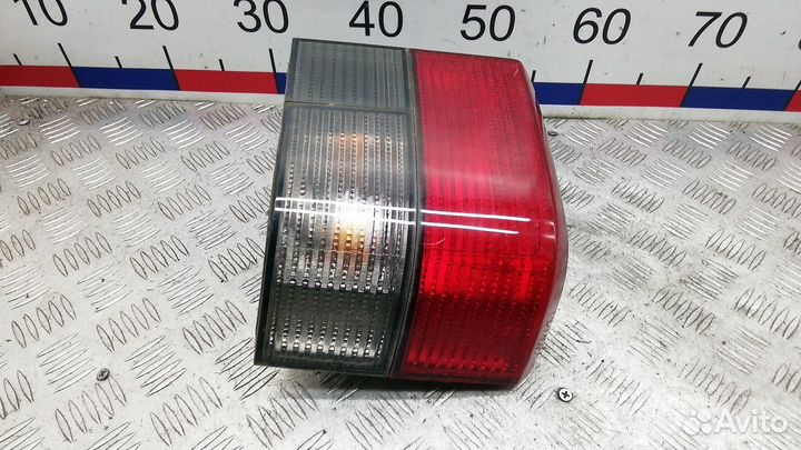 Фонарь задний правый на Volkswagen Transporter T4