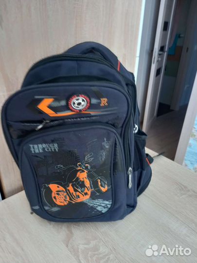 Рюкзак для мальчика первоклассника