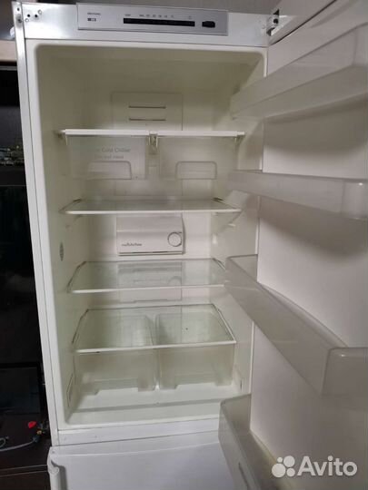 Холодильник Siemens