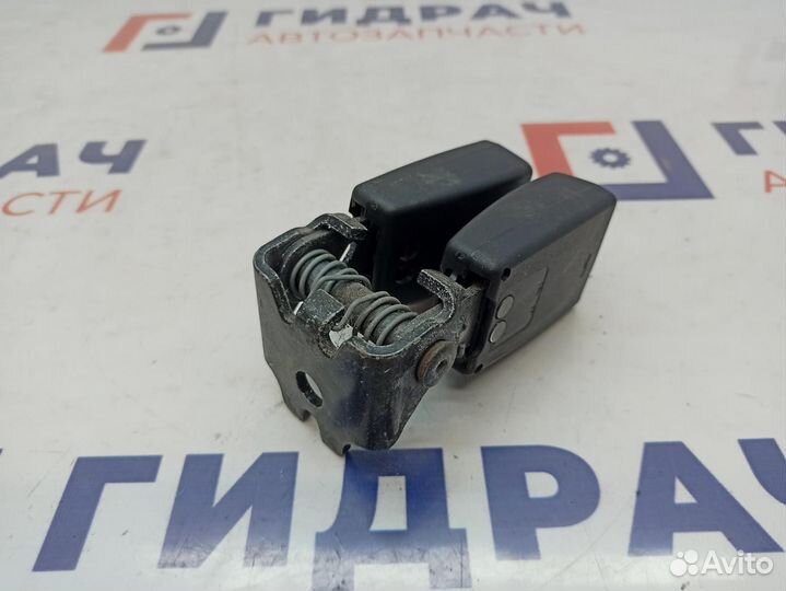 Ответная часть ремня безопасности Ford Focus 3 1741765. Трещина