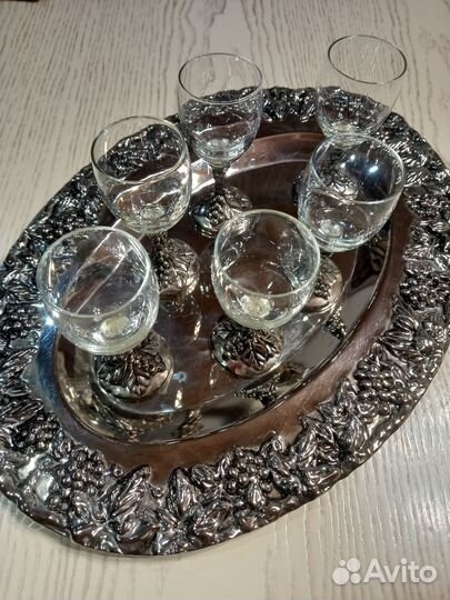 Рюмки на подносе rosrnberg