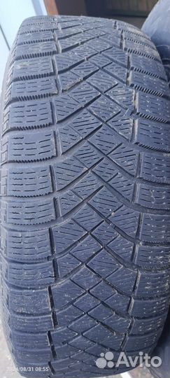 Pirelli Ice Zero FR SUV 215/65 R16 102T