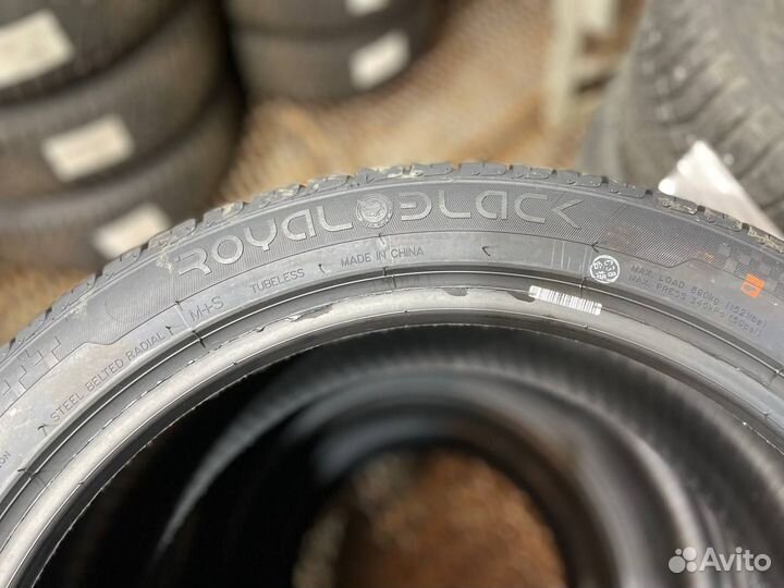 Royal Black Royal Performance 225/45 R18