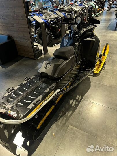 Снегоход BRP Ski-Doo Summit NEO+ 600 EFI