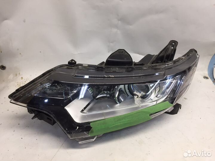 Outlander 3 левая фара