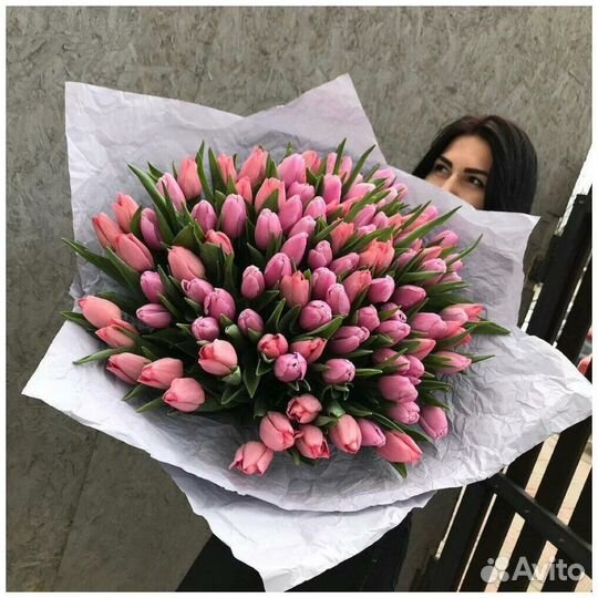 Букеты к в 8 марта, 101 тюльпан
