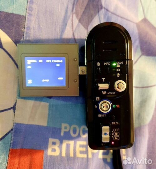 Видео камера gz-mc100e