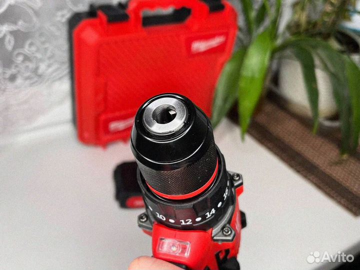 Шуруповерт (Абсолютно новый)