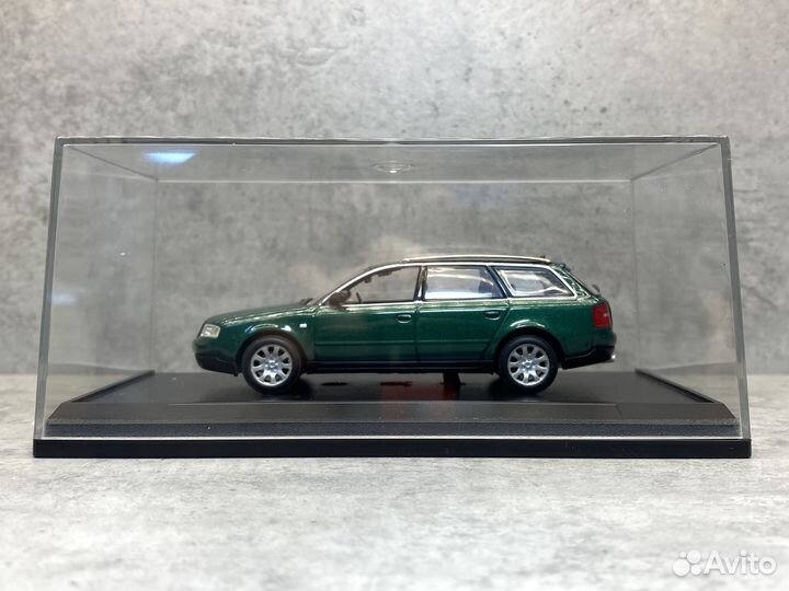 Модель Audi A6 C5 3.0 Avant 1997 1:43 Minichamps