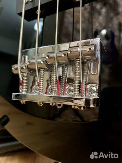 Бас гитара + комбик + чехол (комплект)