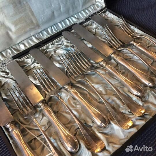 Набор антикварных столовых приборов конца XIX века