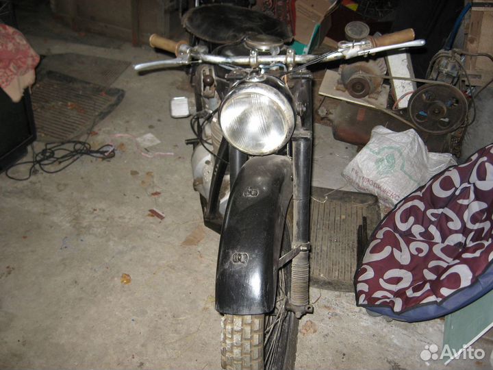 Продаю мотоцикл BMW 1951 года