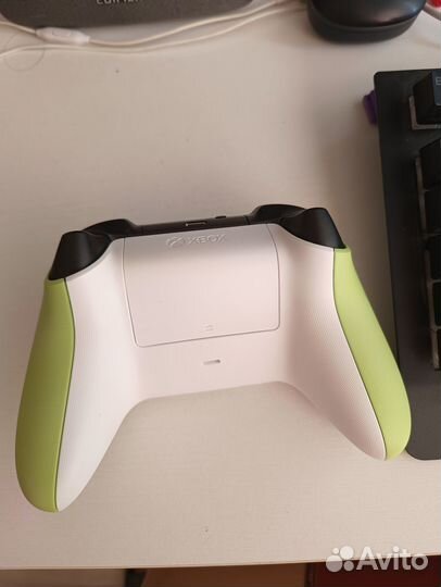 Продам геймпад Xbox Wireless Controller