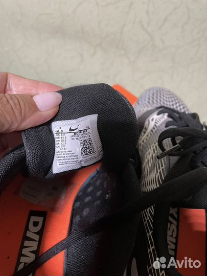 Кроссовки Nike оригинал на 41-42р