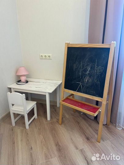 Мольберт IKEA и столик со стулом икеа