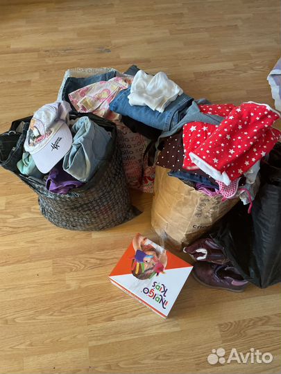 Три огромных пакета одежды на девочку 4-5 лет
