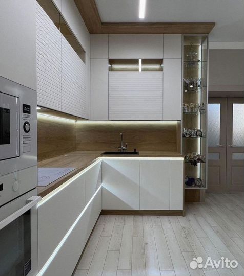 Современный кухонный гарнитур