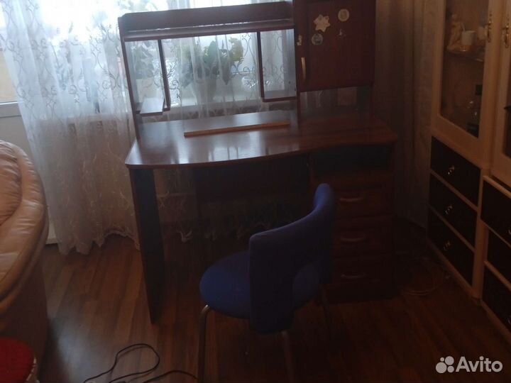 Компьютерный стол и стул