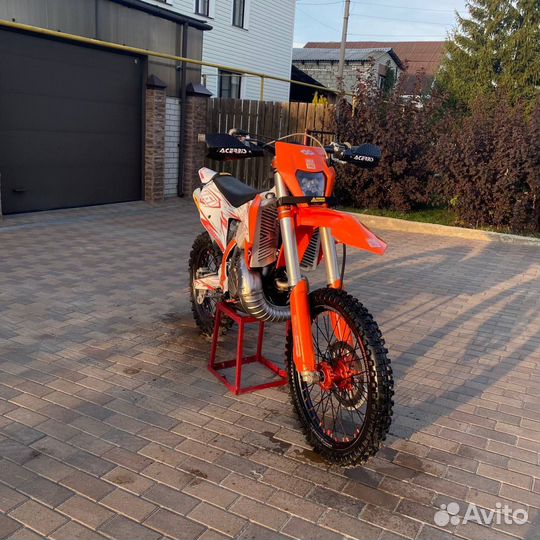 GR 8 300 2t PRO 2023