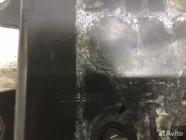 21399871 Кронштейн крепления крыла Renault T